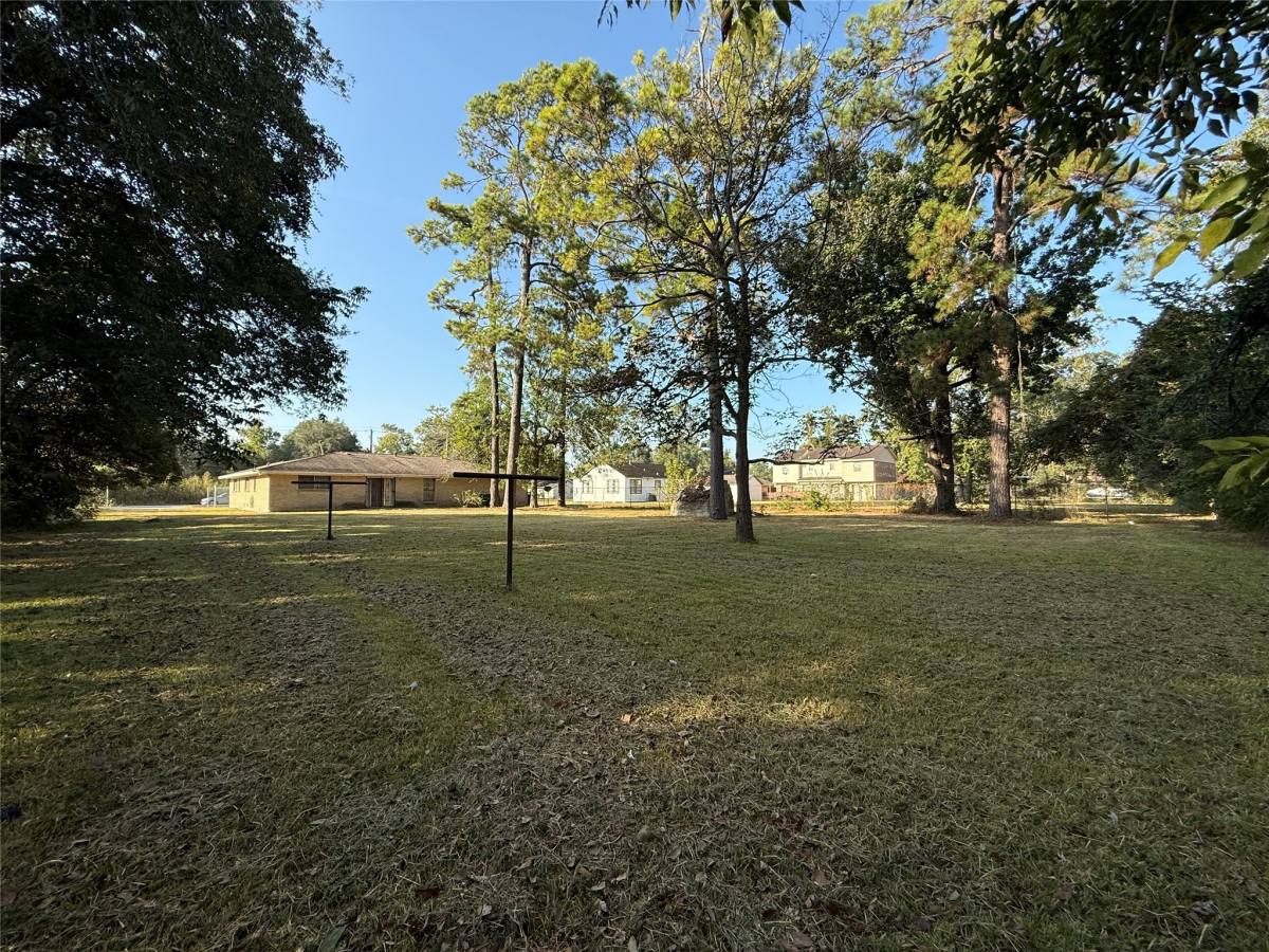 Apartment for rent at 7325 Ley Rd, Houston, TX 77028