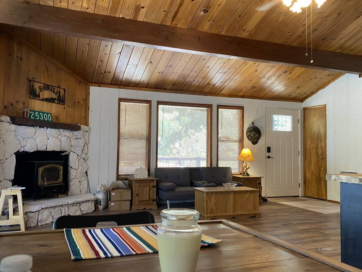 Apartment for rent at 25300 Marion Ridge Dr, Idyllwild, CA 92549