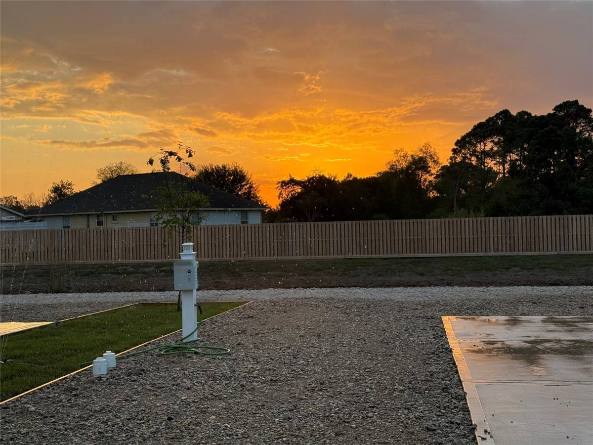 Apartment for rent at 17310 Cowan Rd, Alvin, TX 77511