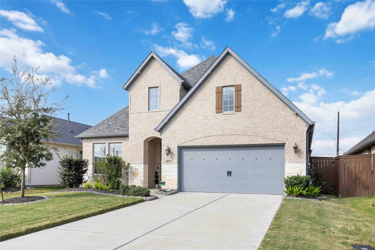 Apartment for rent at 5622 Vintage Oaks Lane, Manvel, TX 77578