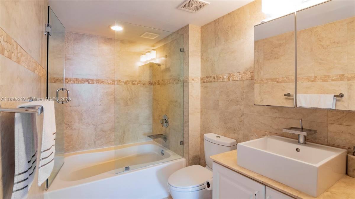 Condo for rent at 1155 Brickell Bay Dr #2208, Miami, FL 33131