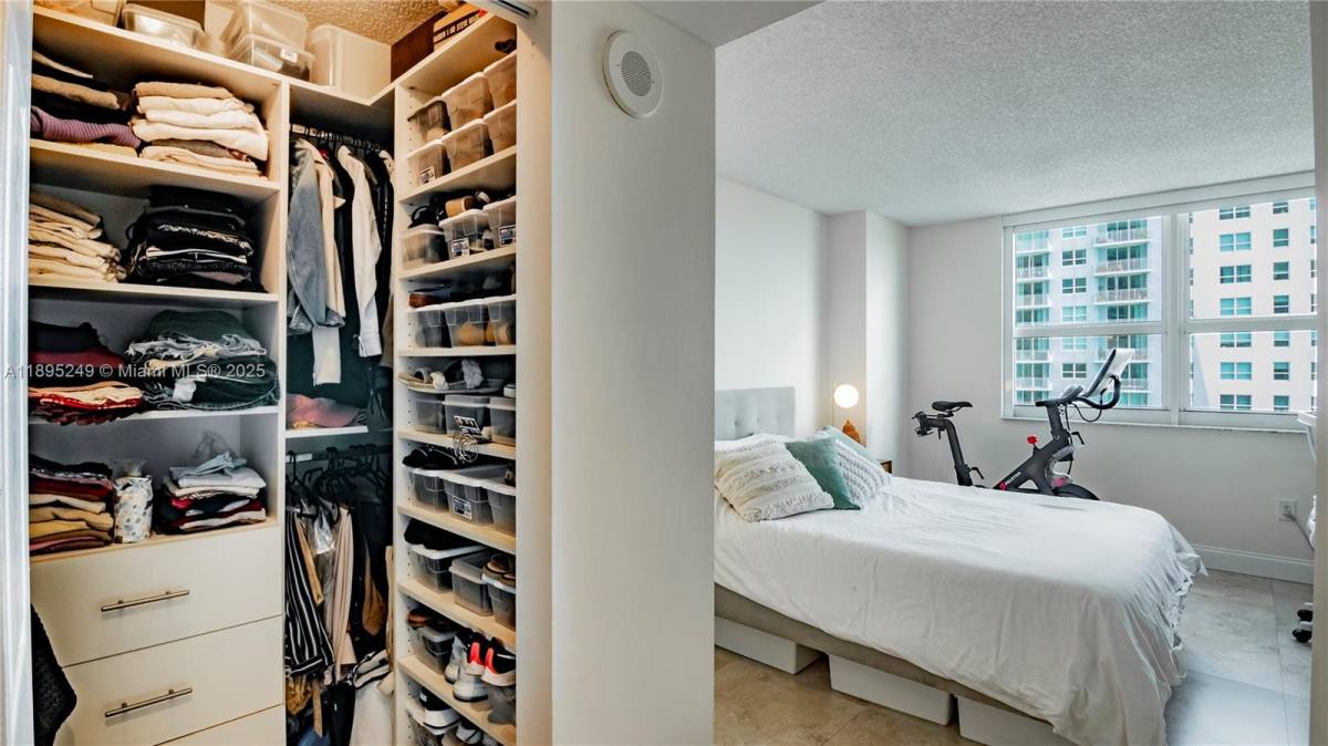 Condo for rent at 1155 Brickell Bay Dr #2208, Miami, FL 33131