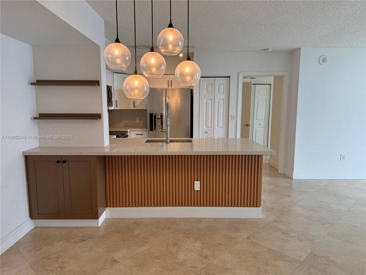 Condo for rent at 1155 Brickell Bay Dr #2208, Miami, FL 33131