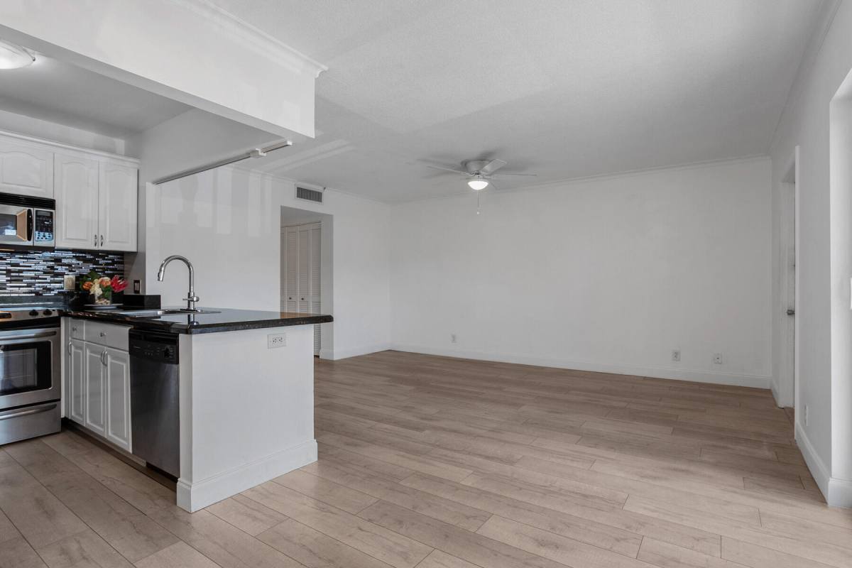 Condo for rent at 4201 S Ocean Blvd #4201J4, Palm Beach, FL 33480