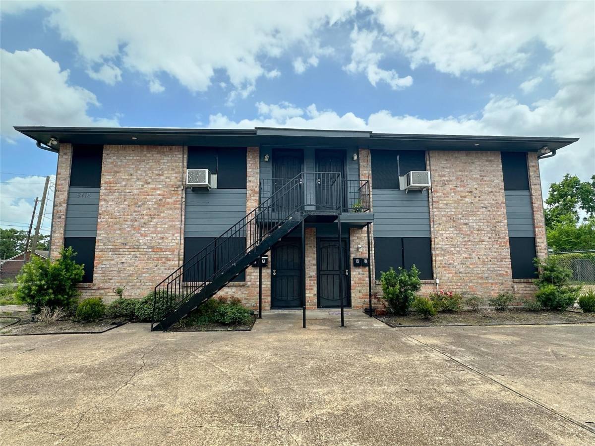 Apartment for rent at 5418 Weaver Rd #5418A, Houston, TX 77016