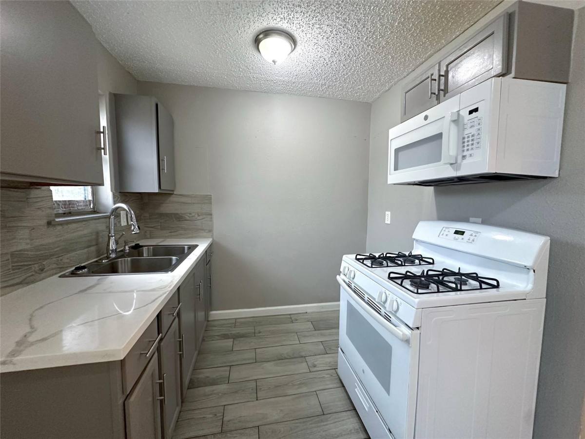 Apartment for rent at 5418 Weaver Rd #5418A, Houston, TX 77016