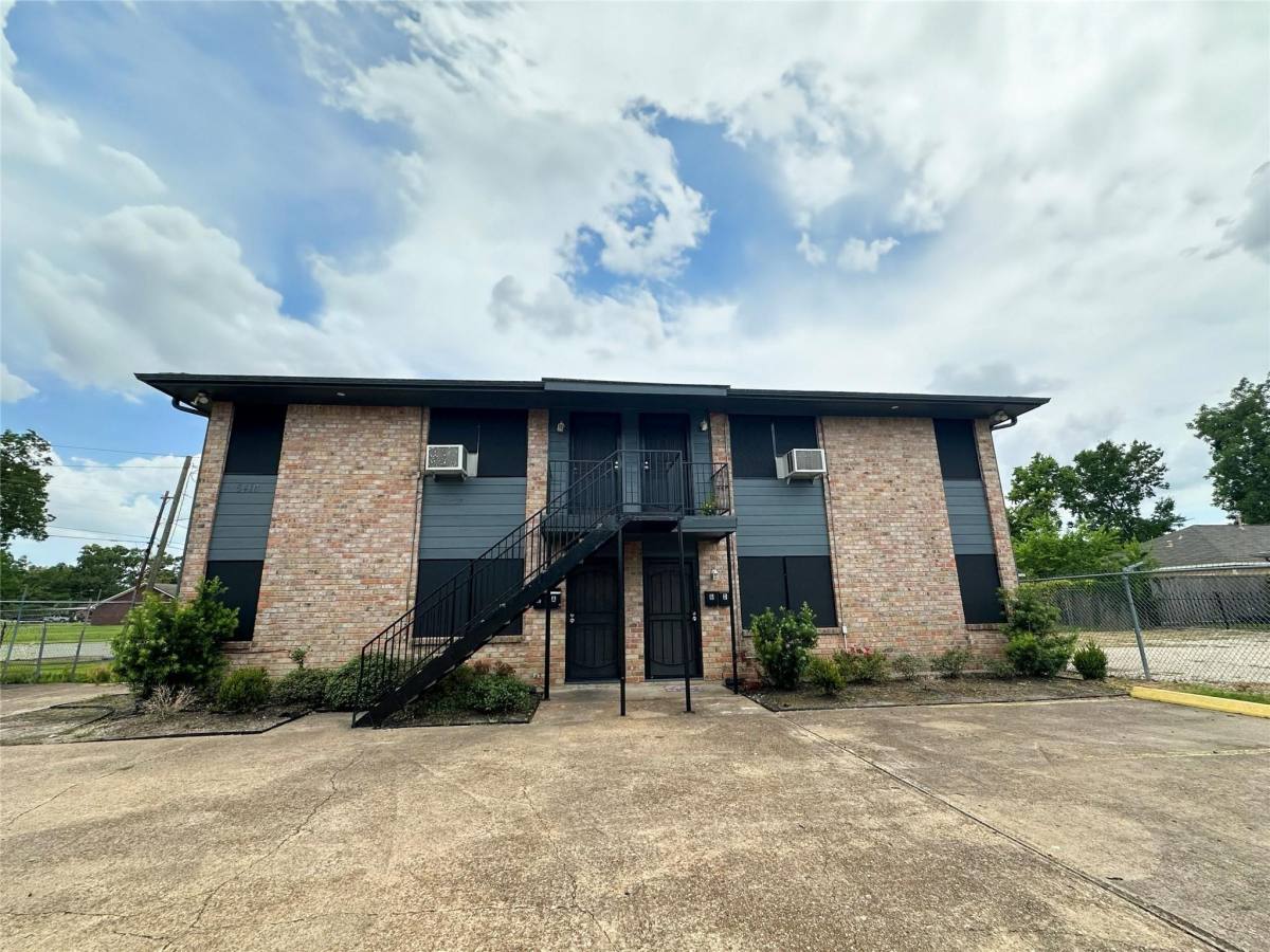 Apartment for rent at 5418 Weaver Rd #5418A, Houston, TX 77016