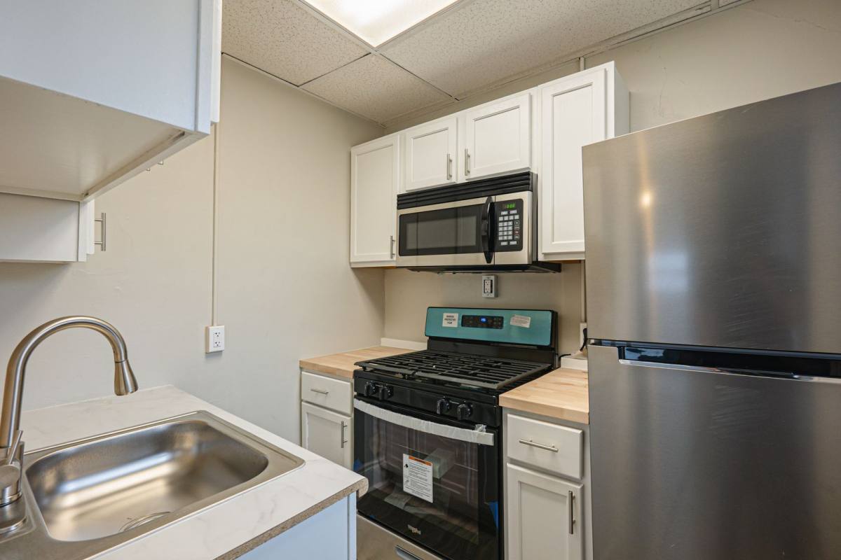 Apartment for rent at 343 15th St NW, Canton, OH 44703