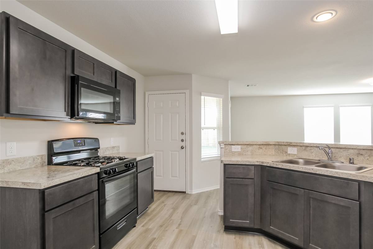 Apartment for rent at 8638 Doris Oaks Circle, Houston, TX 77028