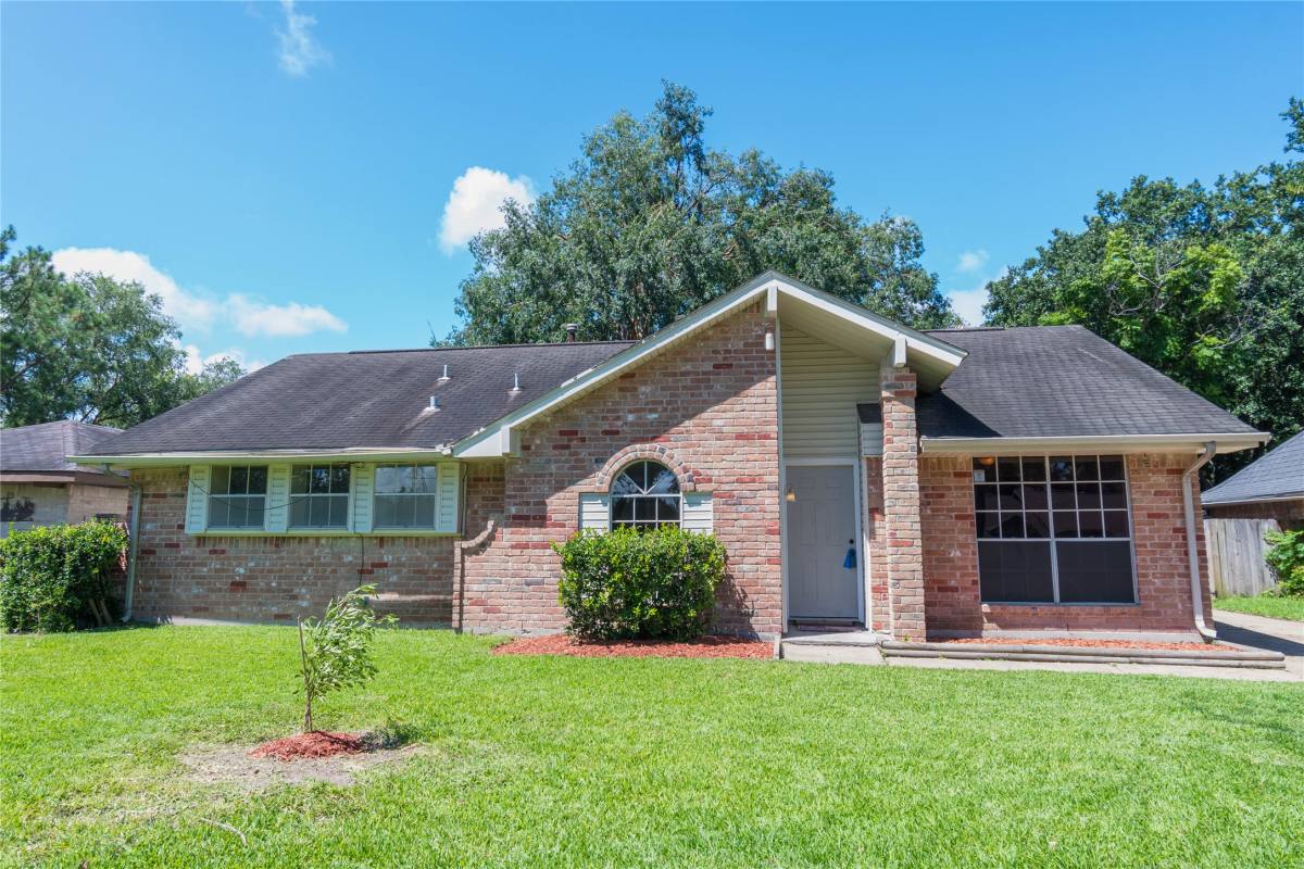 Apartment for rent at 10418 Sagemeadow Lane, Houston, TX 77089