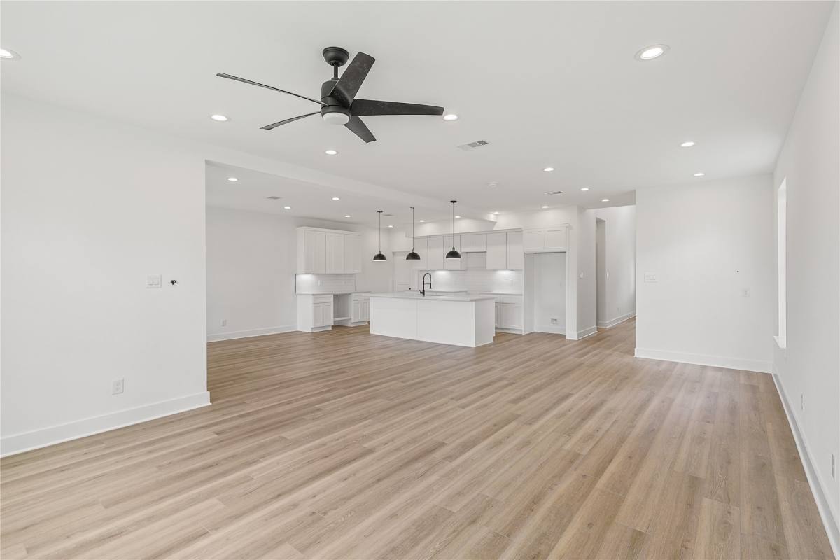 Apartment for rent at 7413 Charlie St, Houston, TX 77088
