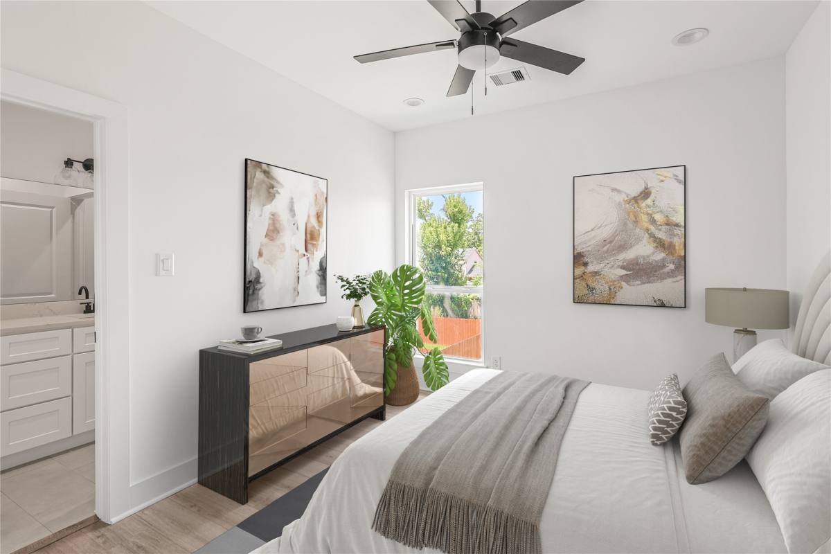Apartment for rent at 7413 Charlie St, Houston, TX 77088