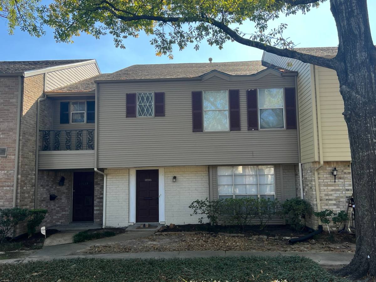 Apartment for rent at 12925 Trail Hollow Dr, Houston, TX 77079