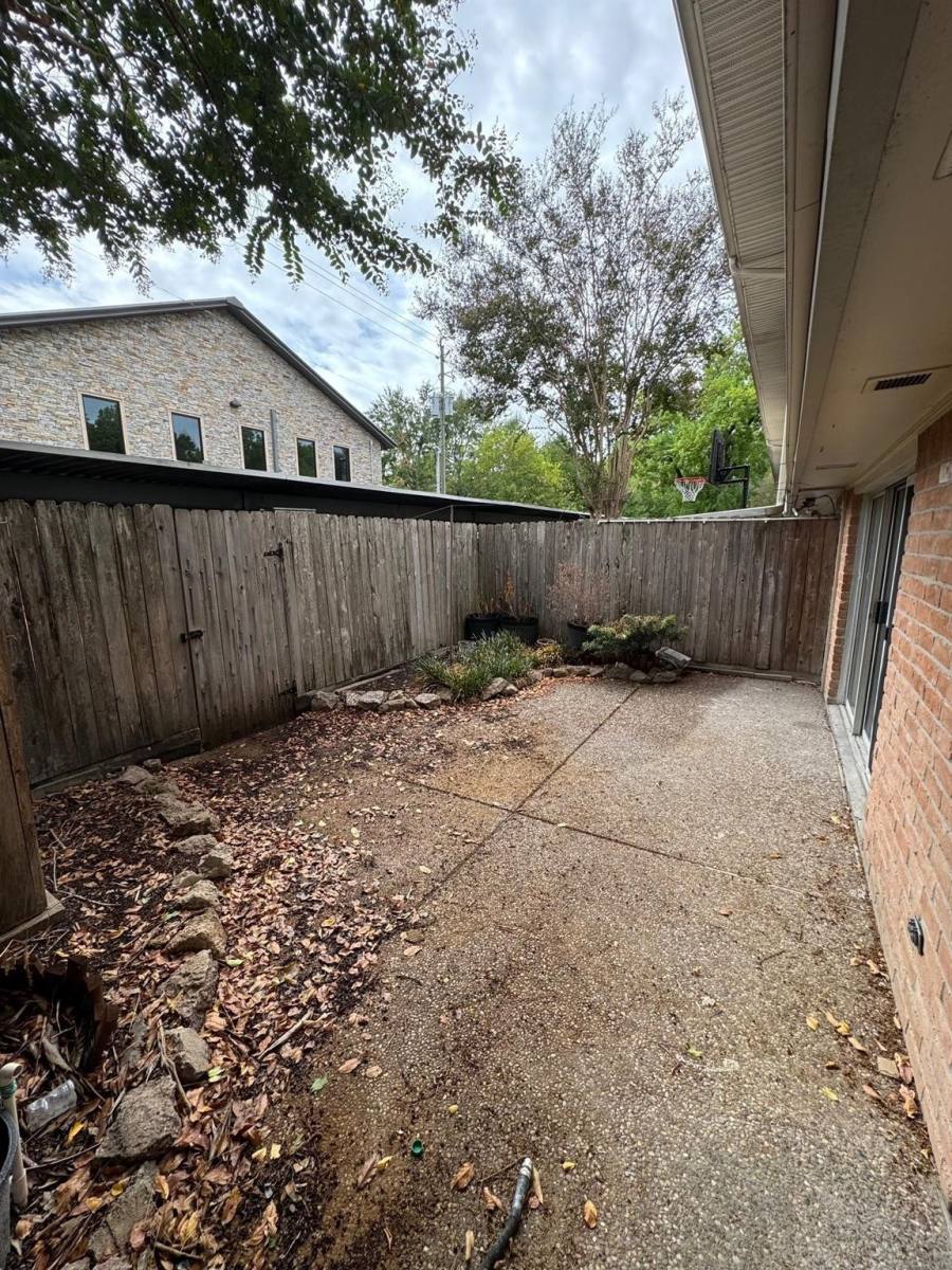 Apartment for rent at 12925 Trail Hollow Dr, Houston, TX 77079