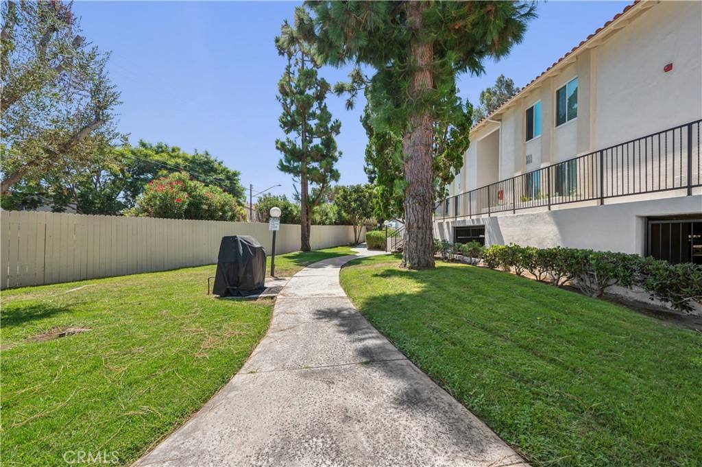Apartment for rent at 18225 Kingsdale Ave #212, Redondo Beach, CA 90278