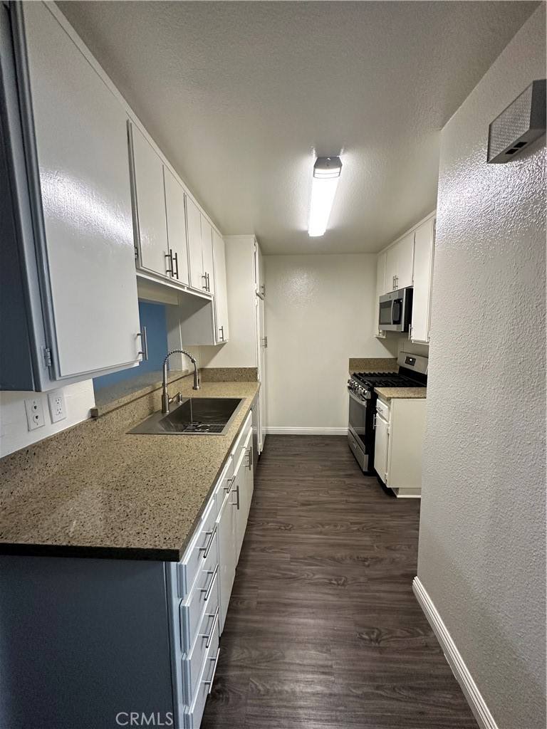 Apartment for rent at 18225 Kingsdale Ave #212, Redondo Beach, CA 90278