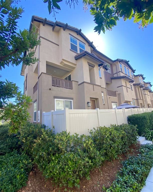 Townhouse for rent at 5432 Santa Sofia, San Diego, CA 92154