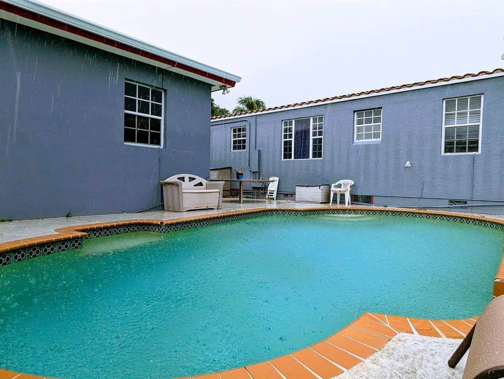 Apartment for rent at 1628 McKinley St, Hollywood, FL 33020