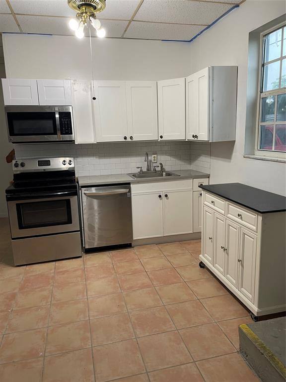 Apartment for rent at 1628 McKinley St, Hollywood, FL 33020