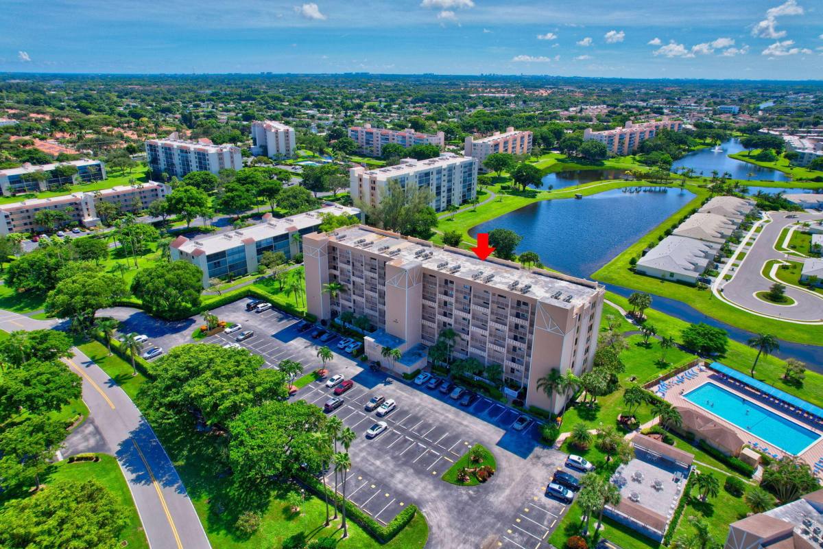 Apartment for rent at 6866 Huntington Lane #806, Delray Beach, FL 33446