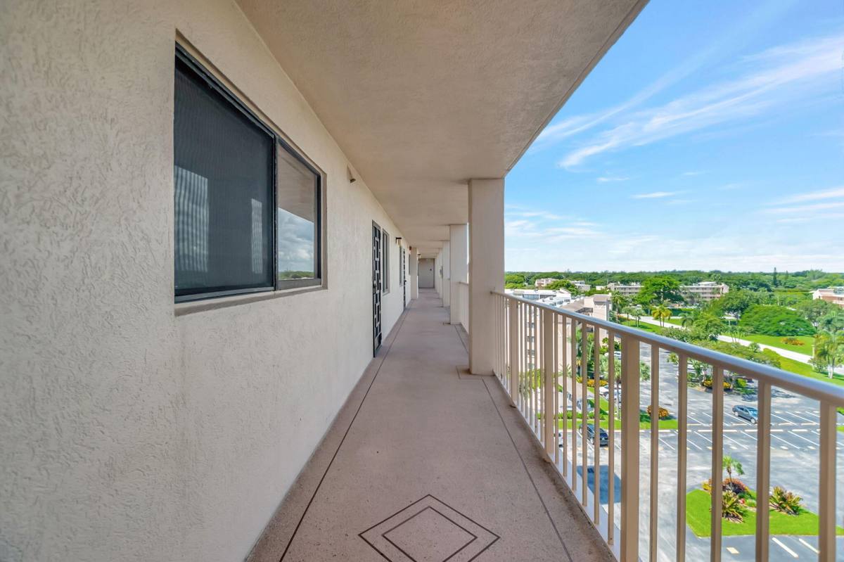 Apartment for rent at 6866 Huntington Lane #806, Delray Beach, FL 33446