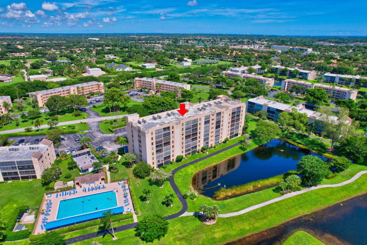 Apartment for rent at 6866 Huntington Lane #806, Delray Beach, FL 33446