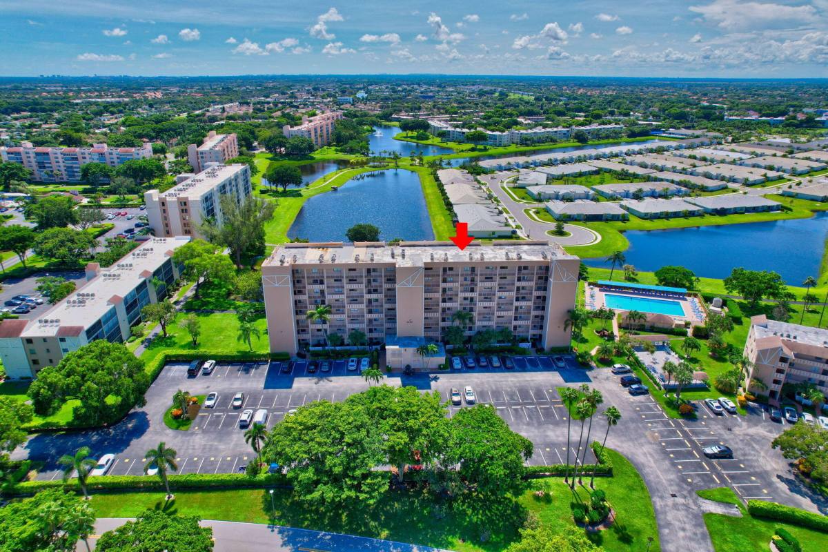 Apartment for rent at 6866 Huntington Lane #806, Delray Beach, FL 33446