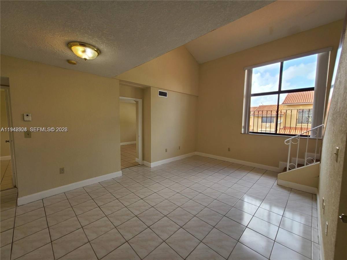 Apartment for rent at 2710 W 60th Place #202, Hialeah, FL 33016