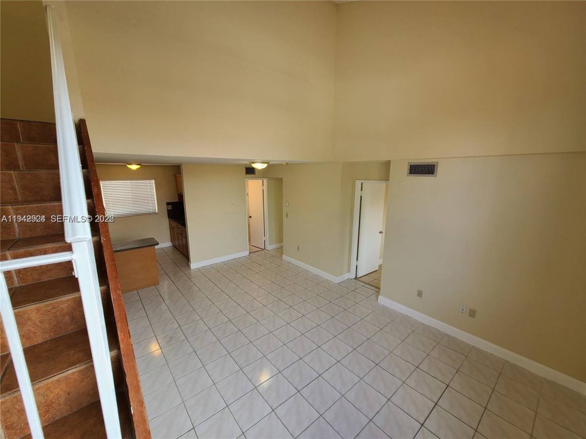 Apartment for rent at 2710 W 60th Place #202, Hialeah, FL 33016
