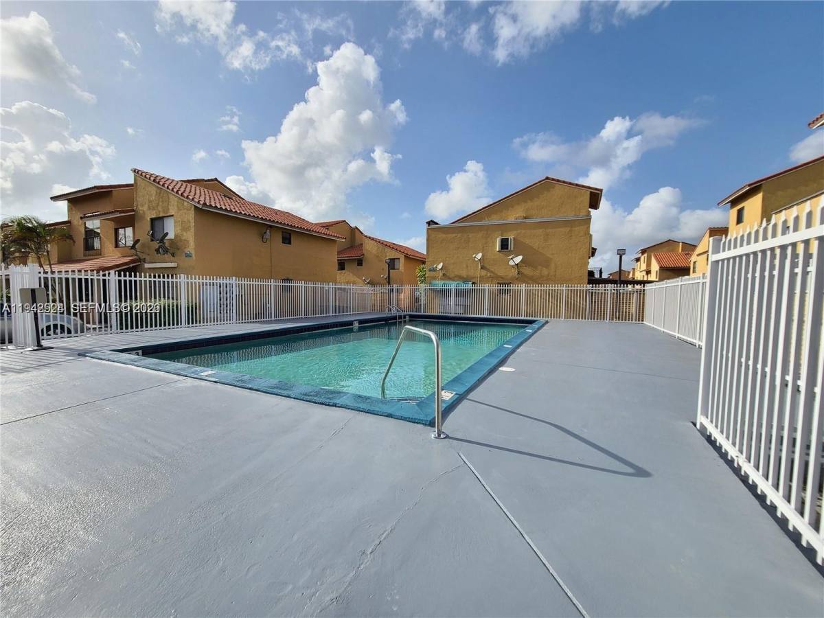Apartment for rent at 2710 W 60th Place #202, Hialeah, FL 33016
