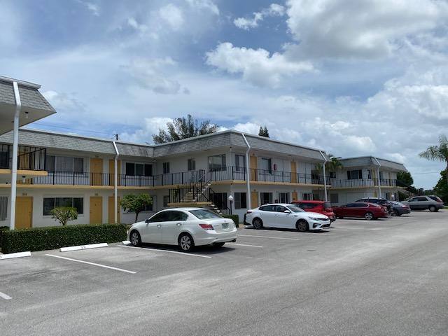 Apartment for rent at 3360 Lake Osborne Dr #107, Lake Worth, FL 33461