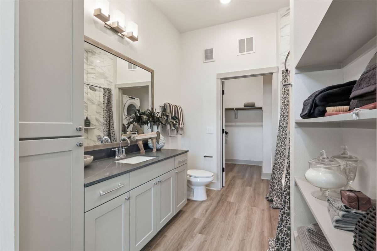 Apartment for rent at 1950 Winrock Blvd #1950A1, Houston, TX 77057