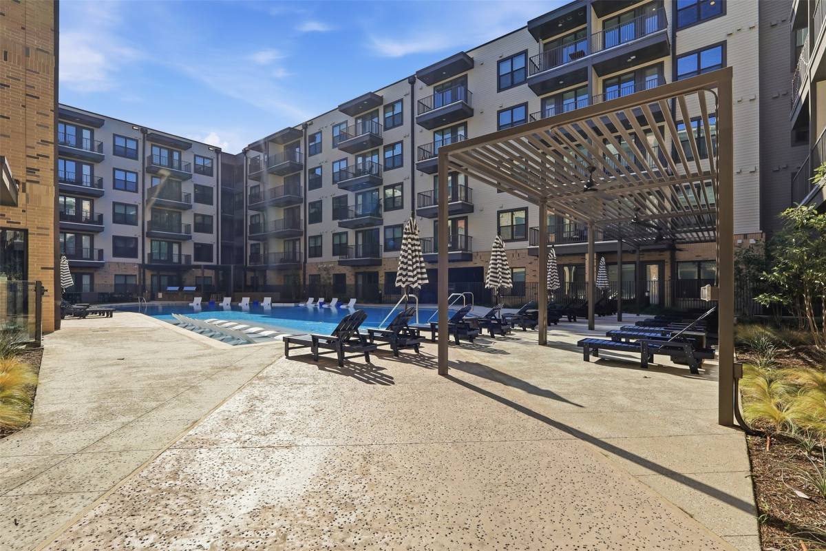 Apartment for rent at 1950 Winrock Blvd #1950A1, Houston, TX 77057