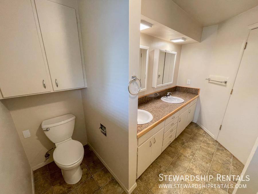 Apartment for rent at 1458 E 19th Ave, Eugene, OR 97403
