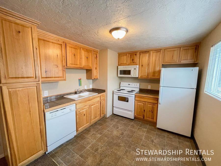 Apartment for rent at 1458 E 19th Ave, Eugene, OR 97403