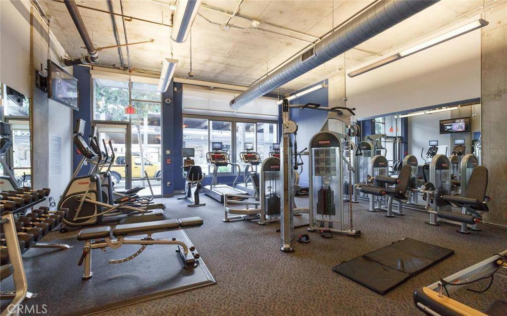 Apartment for rent at 1100 S Hope St #1213, Los Angeles, CA 90015