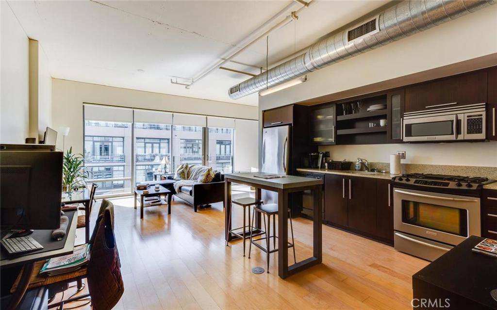 Apartment for rent at 1100 S Hope St #1213, Los Angeles, CA 90015