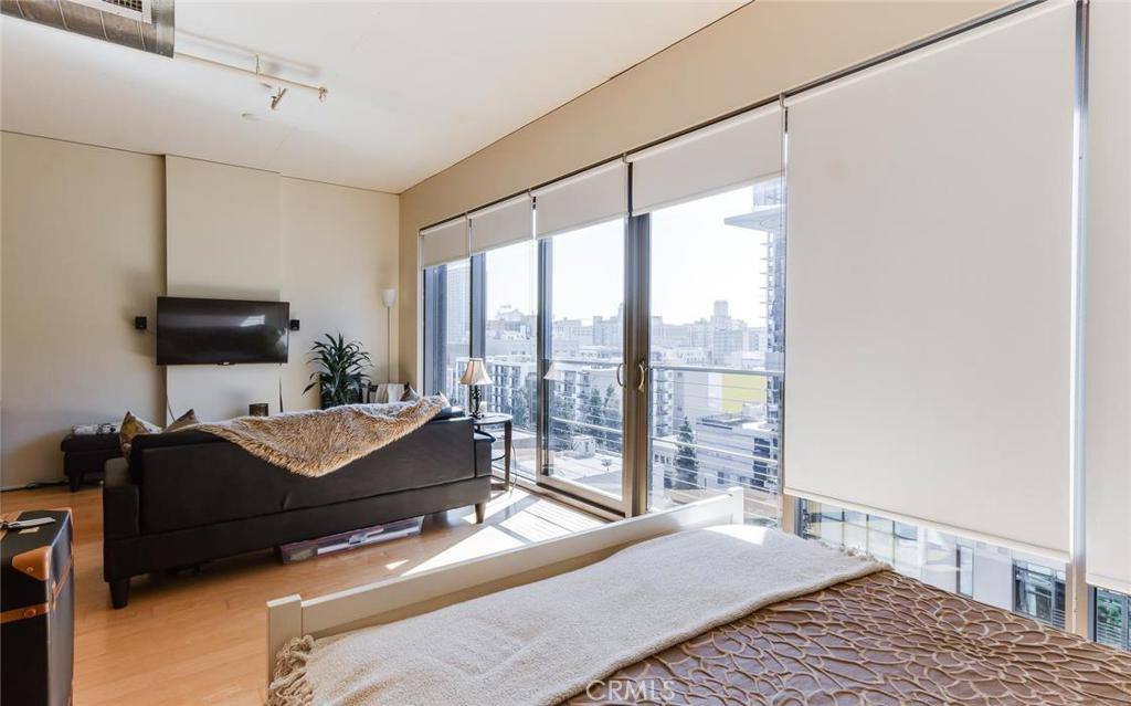 Apartment for rent at 1100 S Hope St #1213, Los Angeles, CA 90015
