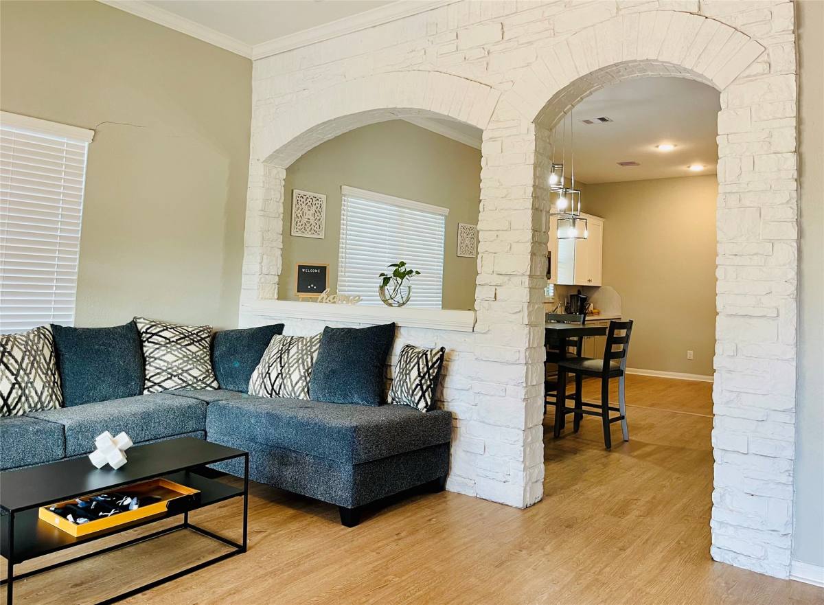 Apartment for rent at 1714 Mary St #1714A, Houston, TX 77026