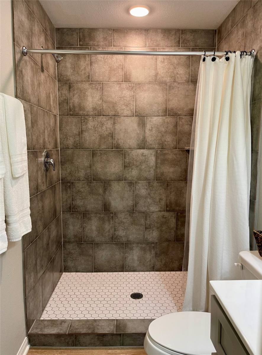 Apartment for rent at 1714 Mary St #1714A, Houston, TX 77026