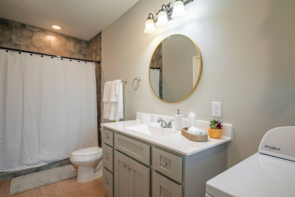 Apartment for rent at 1714 Mary St #1714A, Houston, TX 77026