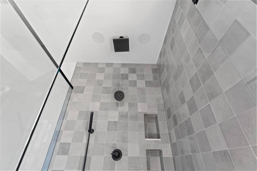 Apartment for rent at 902 E Curtis St #902-1, Tampa, FL 33603