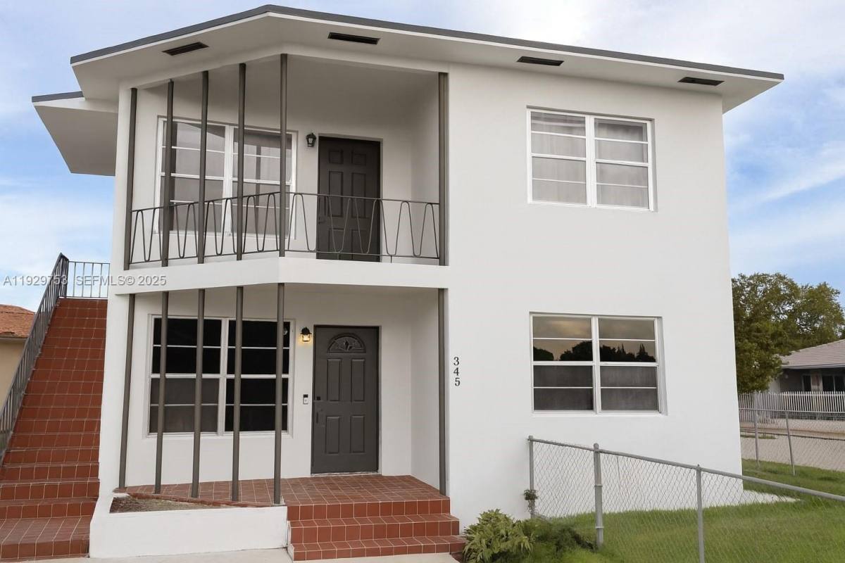 Apartment for rent at 345 Beacom Blvd #345UPSTA, Miami, FL 33135