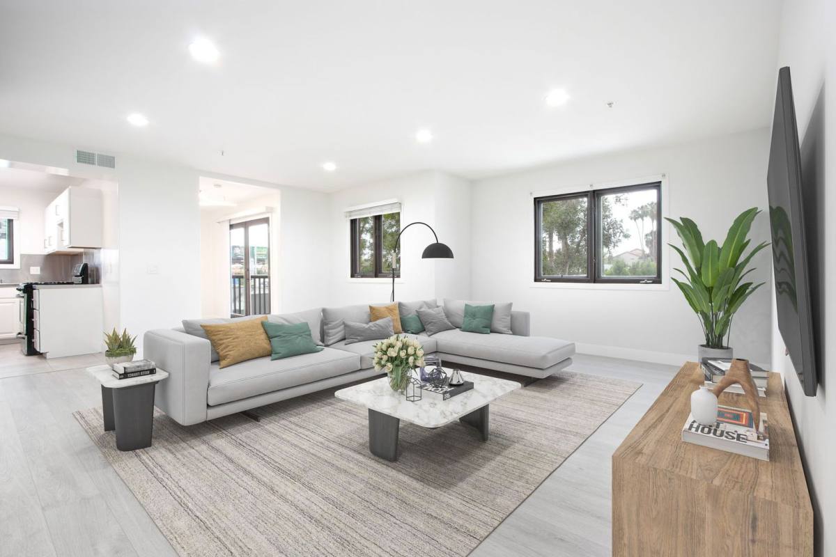 Townhouse for rent at 1342 N Highland Ave, Los Angeles, CA 90028