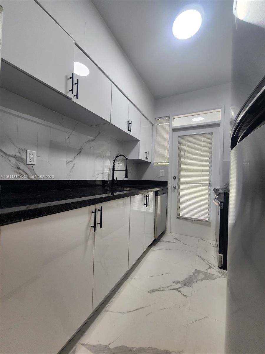 Apartment for rent at 2101 Normandy Dr #103, Miami Beach, FL 33141