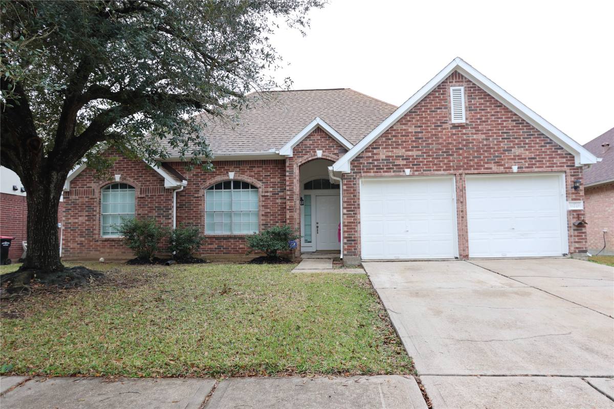 Apartment for rent at 16243 April Ridge Dr, Houston, TX 77083