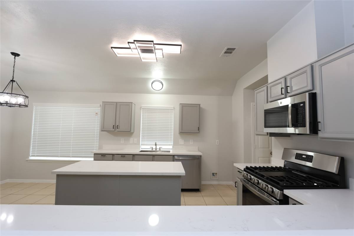 Apartment for rent at 16243 April Ridge Dr, Houston, TX 77083