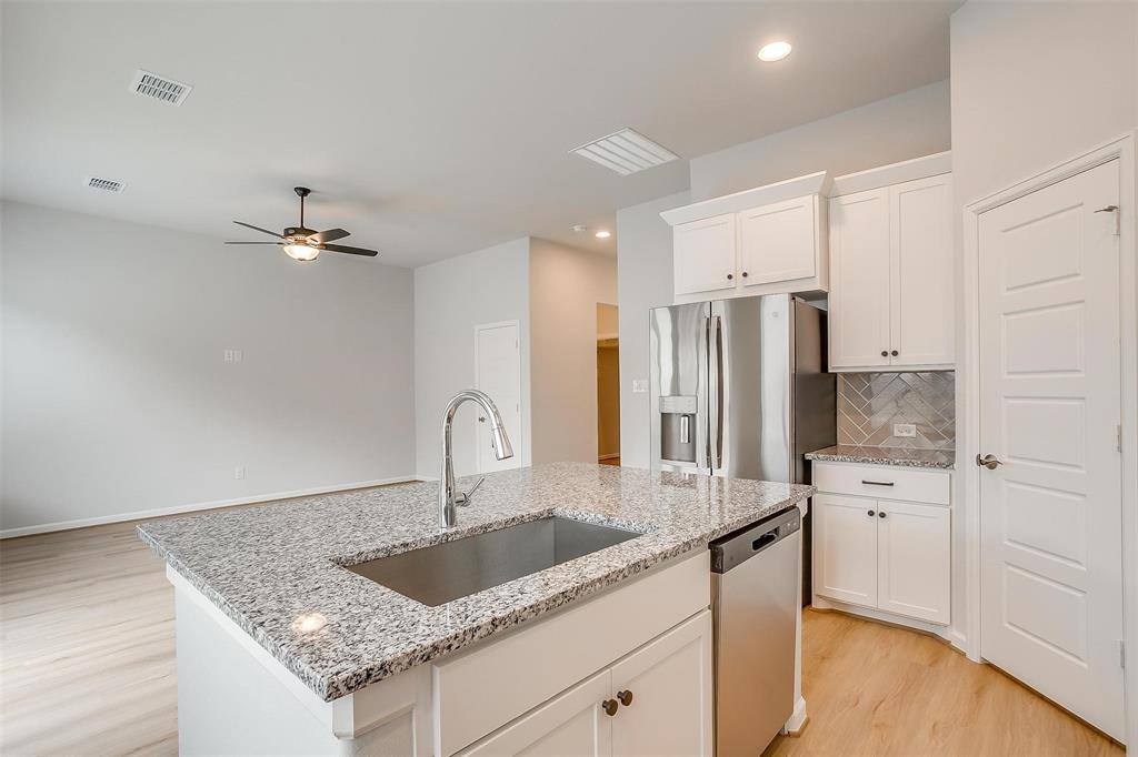 Apartment for rent at 6138 Lavanda Ave, Fort Worth, TX 76126