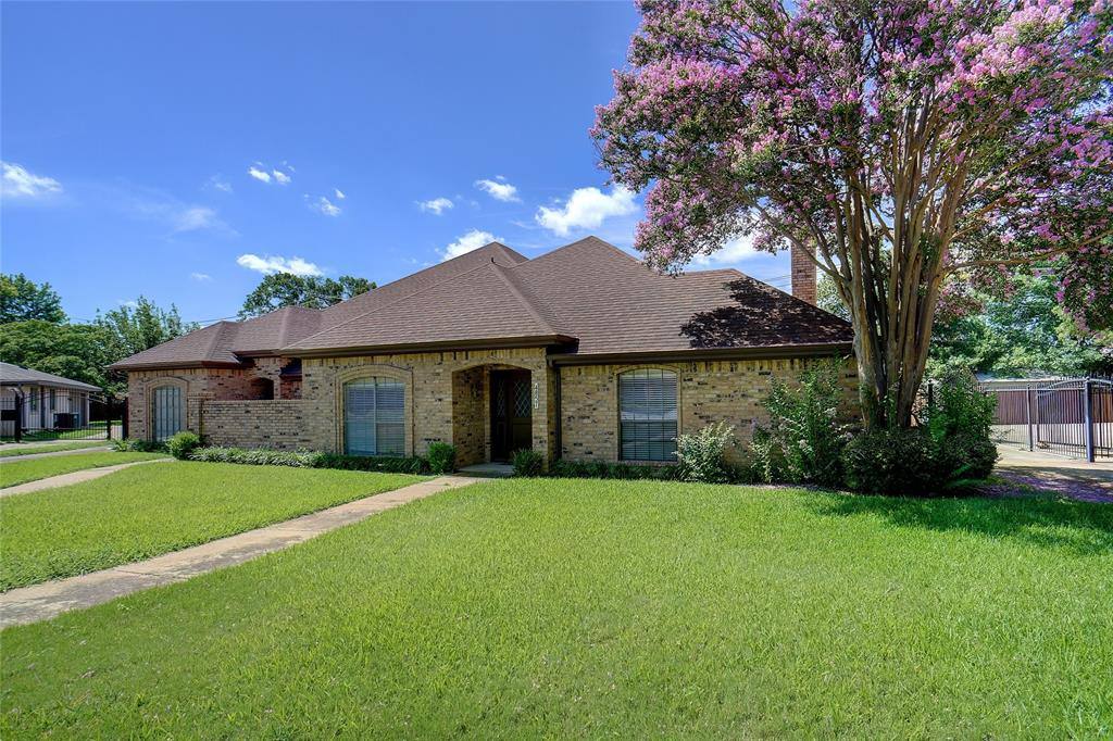 Apartment for rent at 4857 Ledgestone Court, Fort Worth, TX 76132