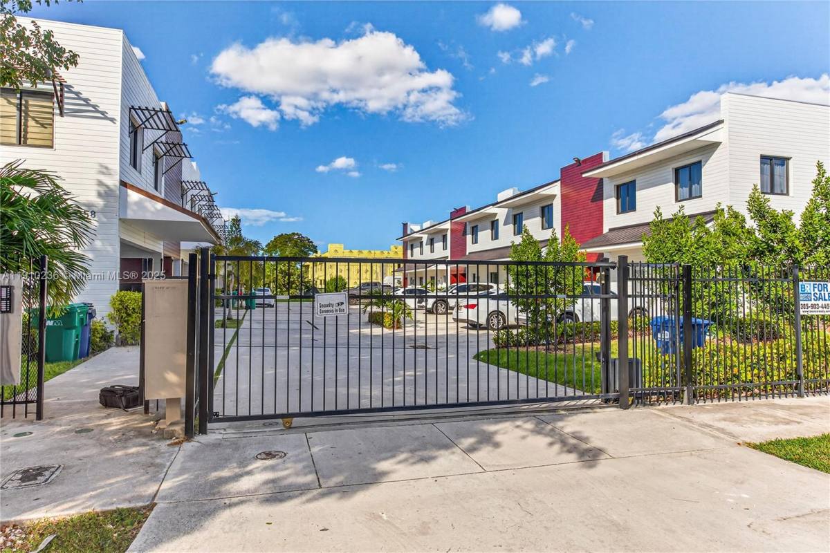 Townhouse for rent at 936 NW 10th St #936-3, Homestead, FL 33034